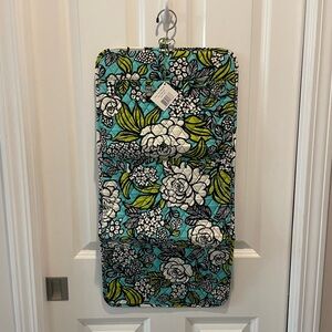 Vera Bradley Keep It Up Hanging Organizer in Island Blooms
